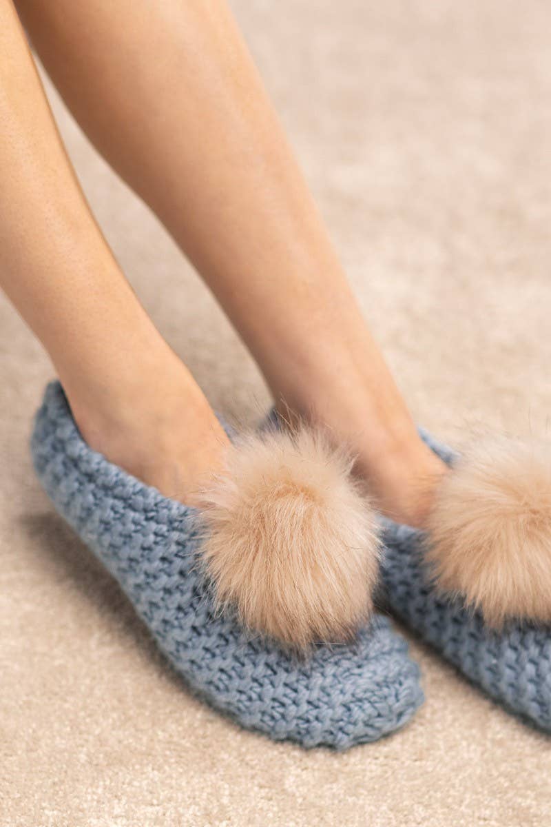 Urbanista - Wholesale Slippers - Women's - Knitted Slippers with Pom Pom1