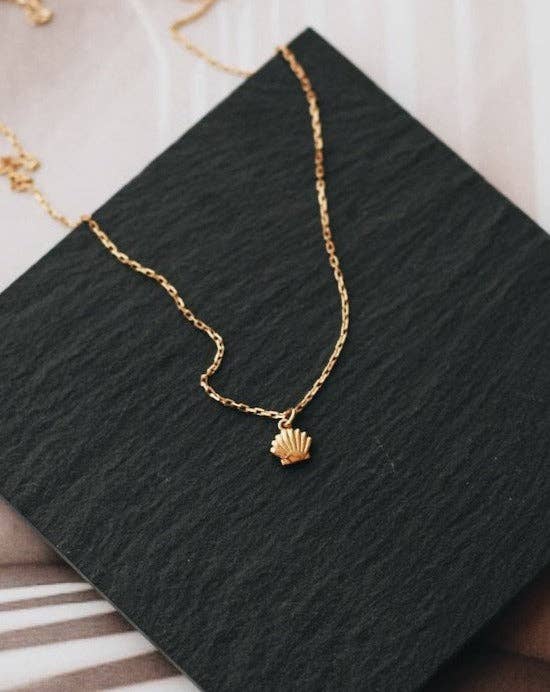 REDCHERRYBLVD - Wholesale Pendant/Charm Necklace - 18K Vermeil Seashell Necklace1