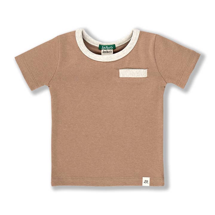 Toffee manga curta Welt Pocket Tee por atacado de Little Road Co.