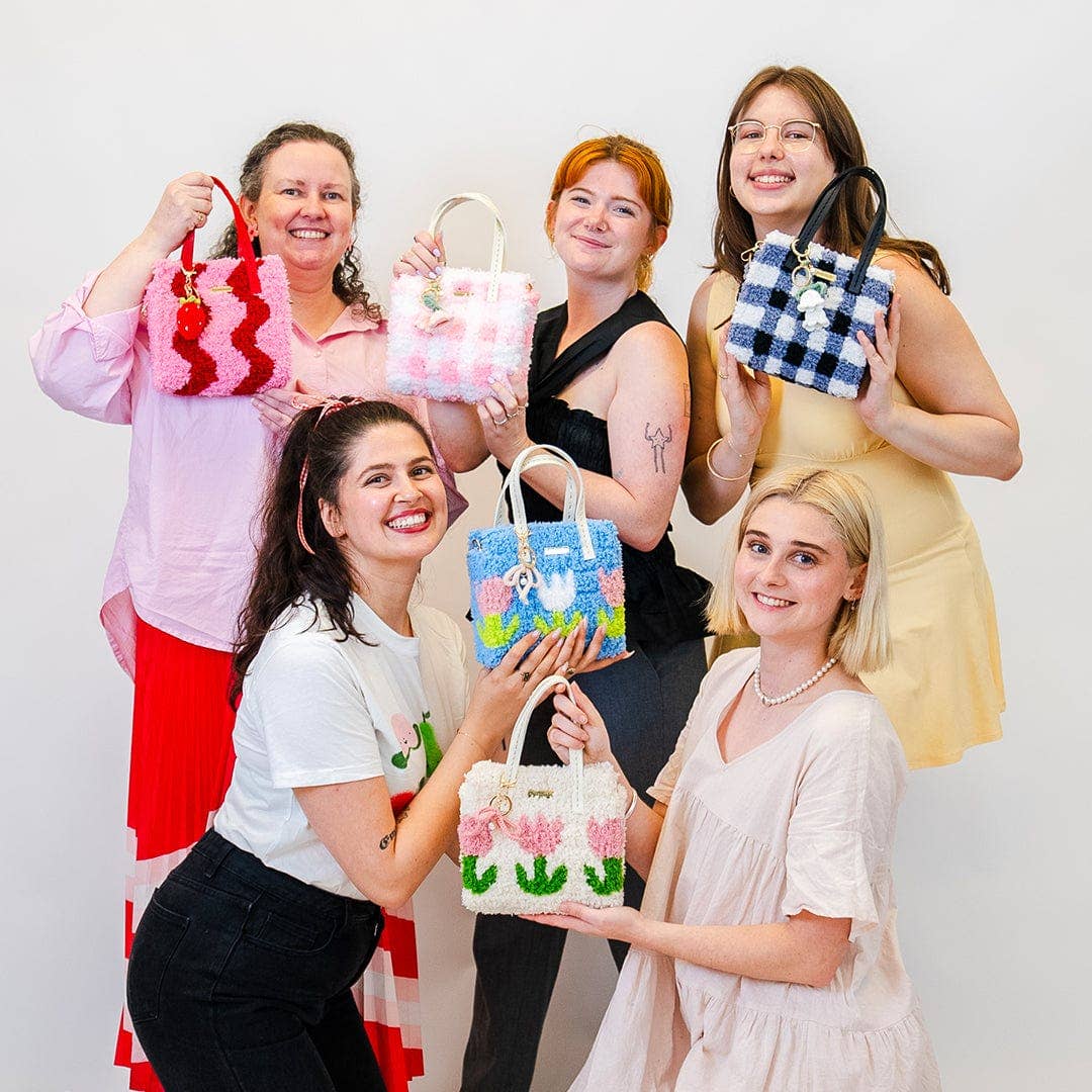 Craft Club – wholesale DIY craft kit – Pink & Red Wavey - Woven Tote Bag Kit16