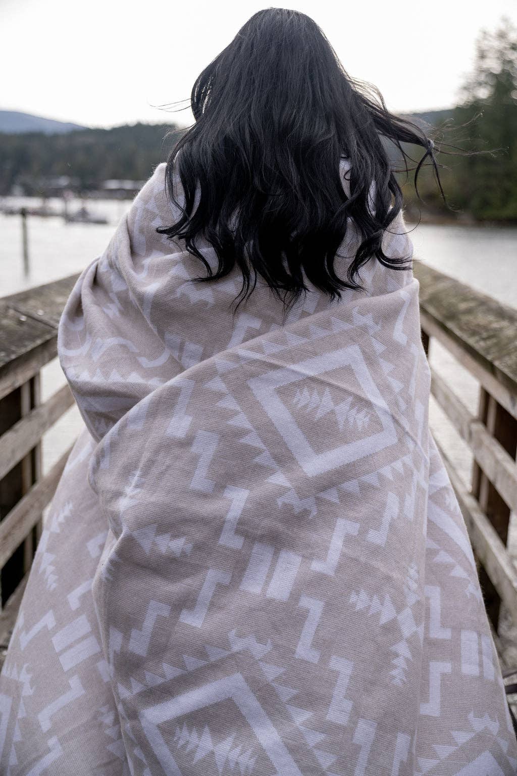 Wylde Brigade - Wholesale Throw Blanket - Coca Aztec Reversible Blanket7