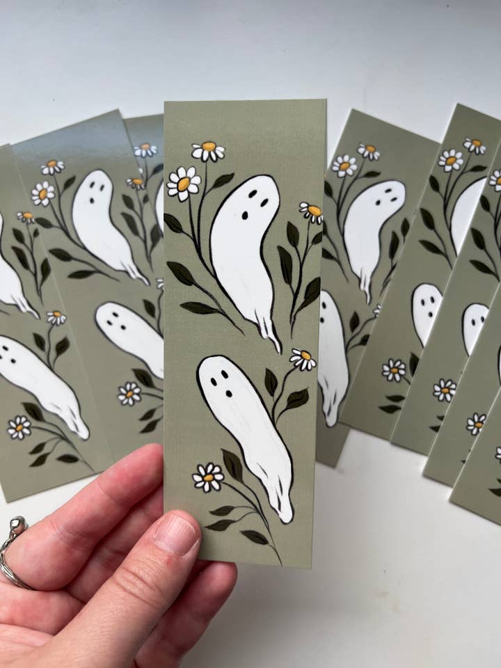 Marque-page floral en forme de fantôme pour la vente par Megan Lindsey Illustration