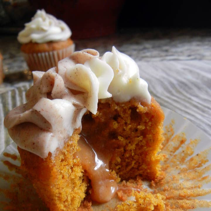 Caramel Pumpkin Swirl | Vela de soja vegana | Más de 45 horas de combustión para venta al por mayor de Aeipathy