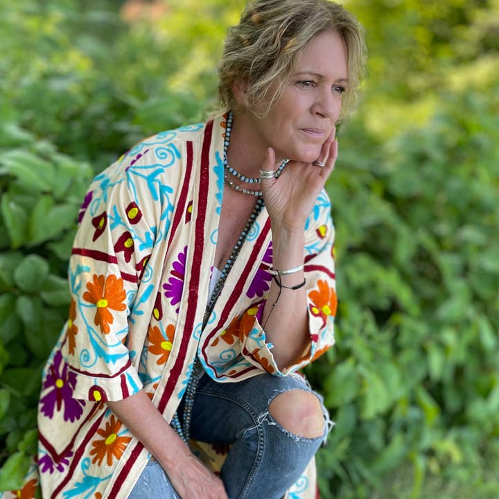 Bohemian Grace - Grace & Grit - Wholesale Jas - Dames - Met de hand geborduurde jas van Suzani - Creme.2