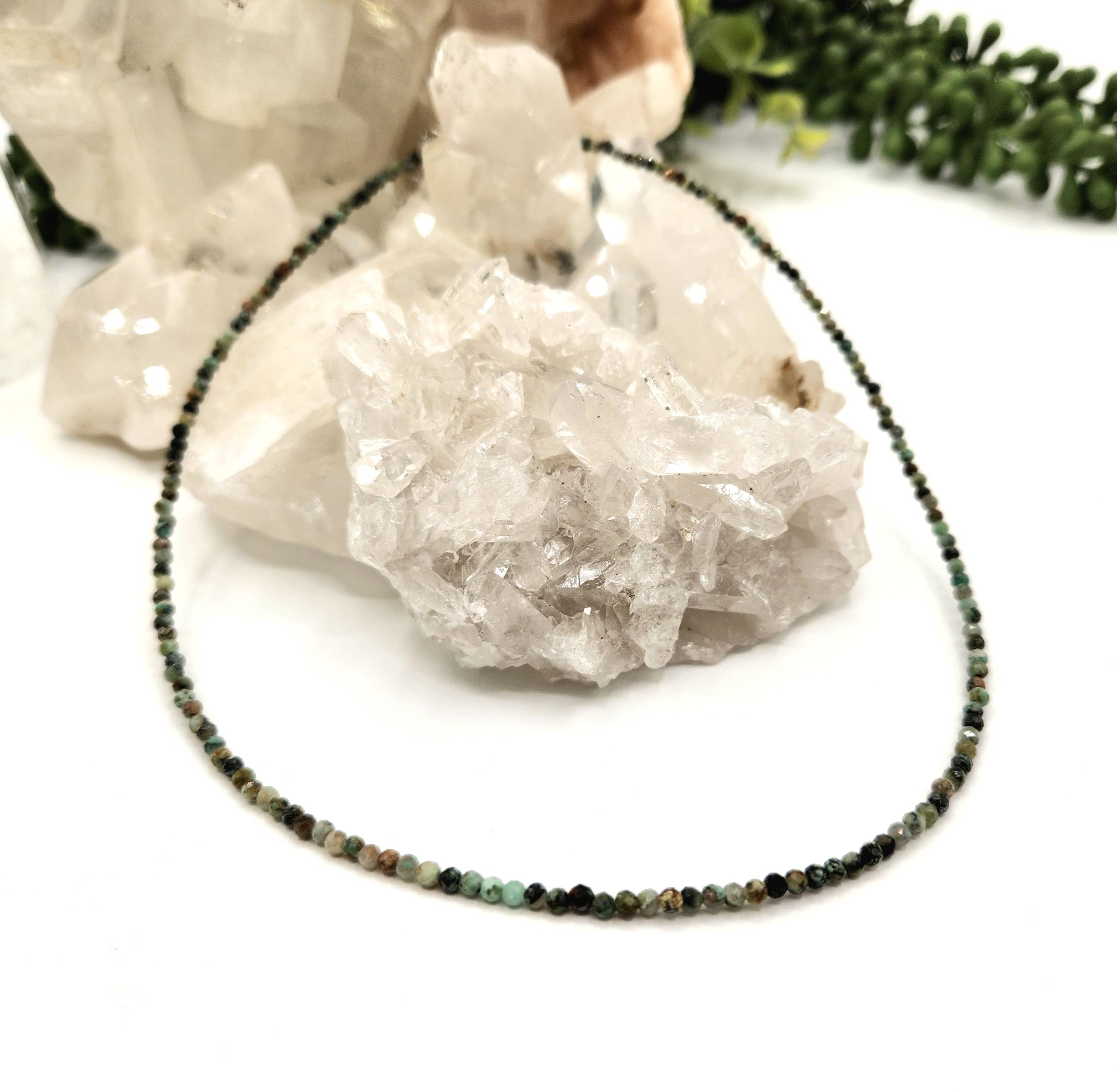 Meraki Gemstones - Vente Collier de perles - Collier à facettes en turquoise africaine de couleur argentée, 3 mm 5