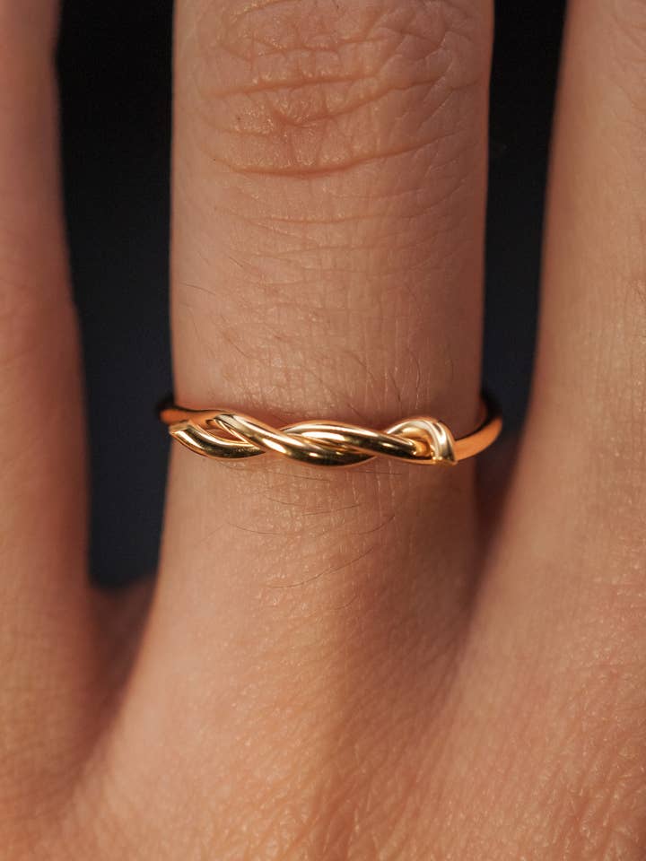 Stacheldrahtring, Füllung aus 14-karätigem Gold für den Großhandel von Hannah Naomi