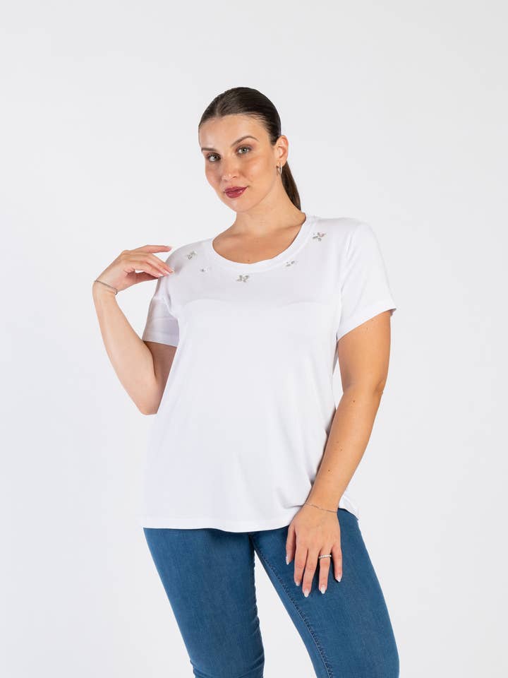 Pull Ras du Cou en Viscose avec Pierres et Cabochons pour la vente par Clara G.