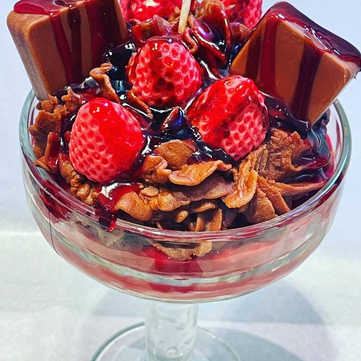 Kani Candles - Wholesale Novelty Candle - Chocolate strawberry