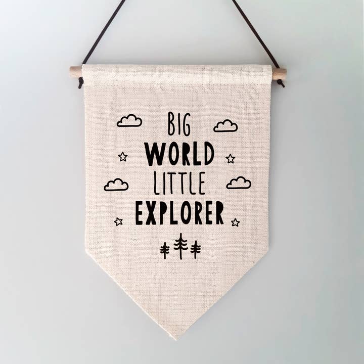 Big World Little Explorer Wandbehang für den Großhandel von Inky in the Wild