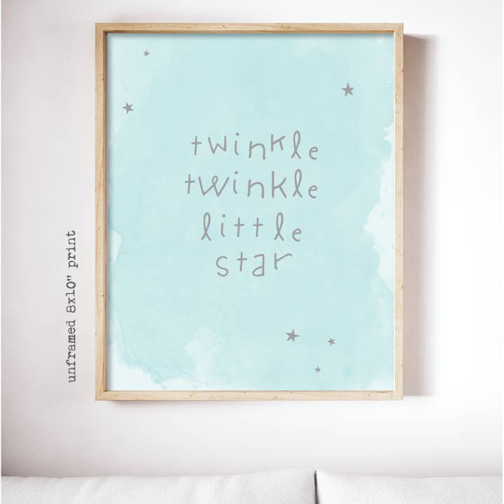 Blinkle Twinkle (Ljusblå) - 8x10 plantskola Print för wholesale av Raincity Prints