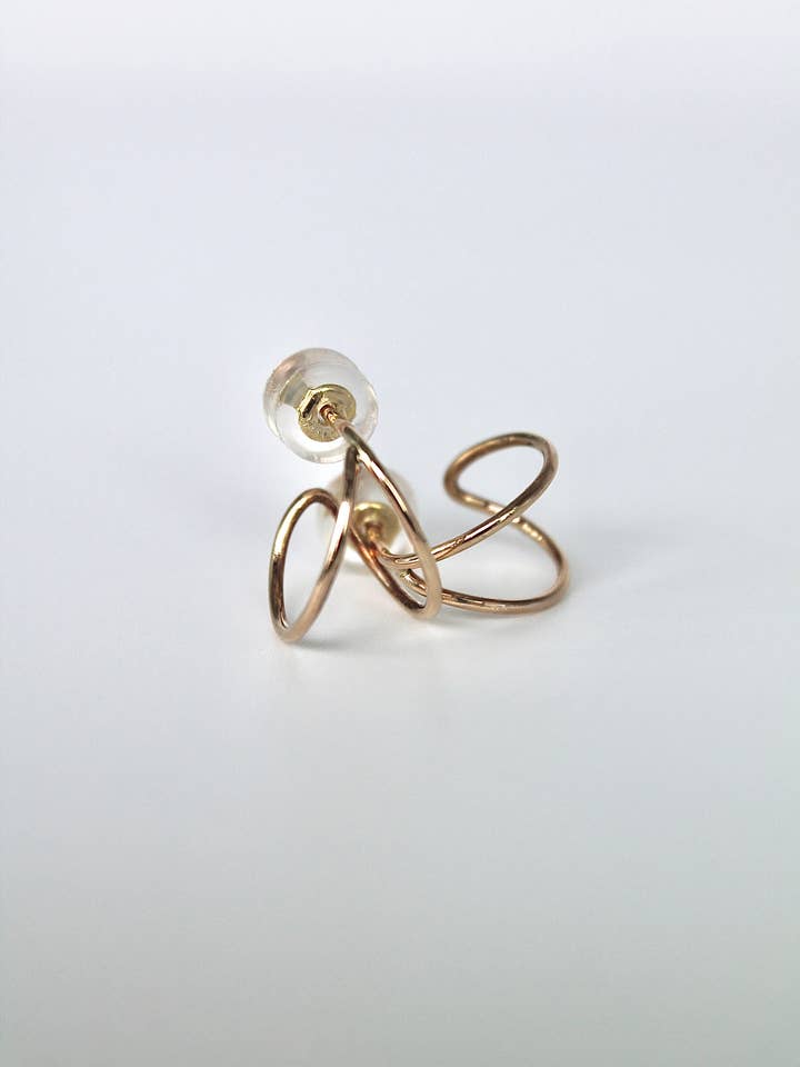 Boucles d'oreilles clous créoles à double manchette pour la vente par Flux Studio