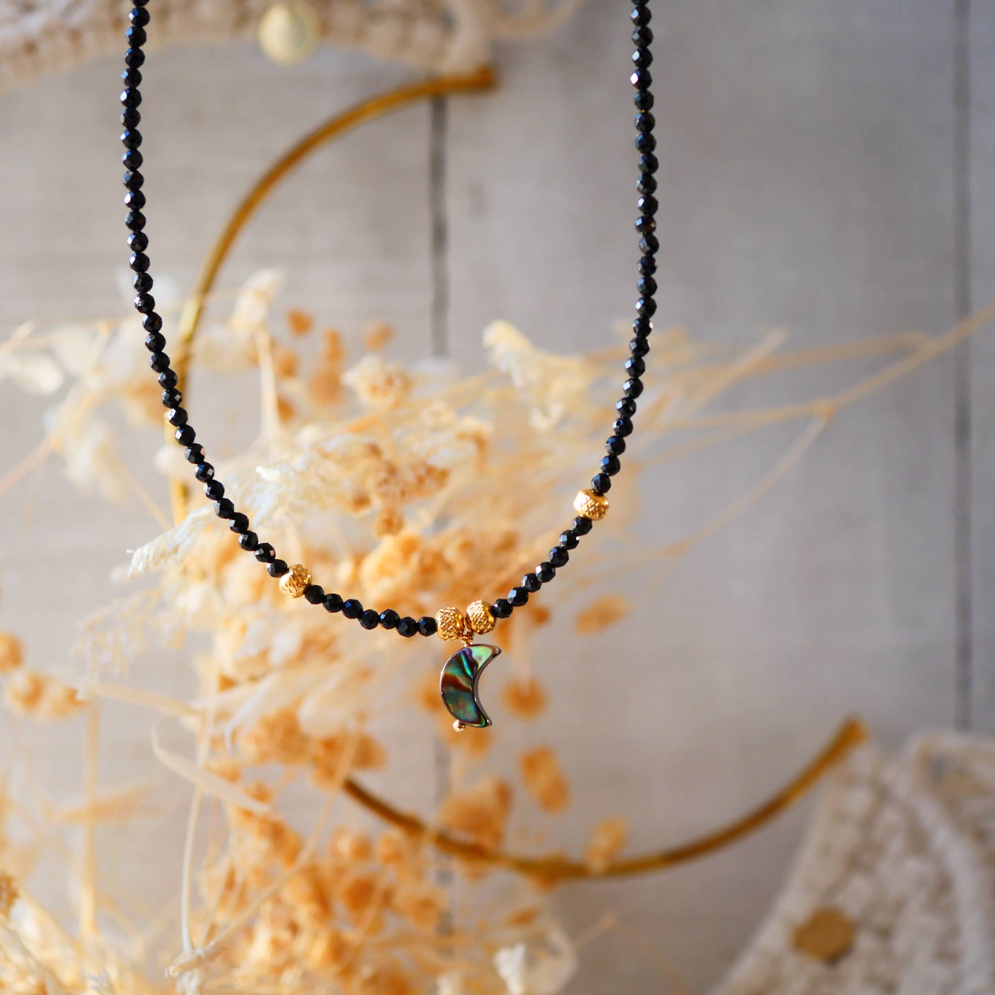 GINANDGER - Wholesale Beaded/Pearl Necklace - NECKLACE SHYAMAA ABALONE MOON (SPINEL OR AMETHYST)5