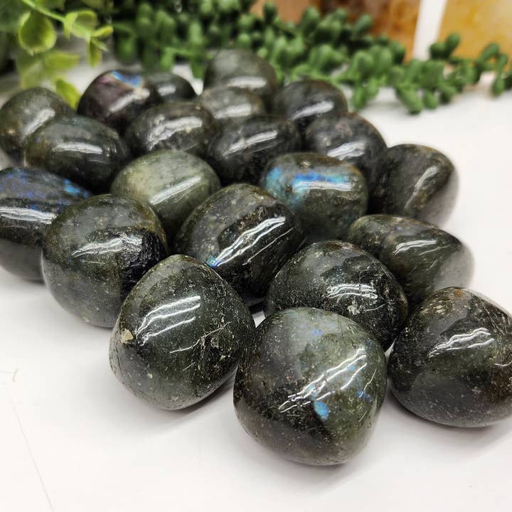 Meraki Gemstones - Wholesale Spiritual Stone/Crystal - Labradorite Tumbled Gemstone (1kg/2.2lbs) 30-35mm1