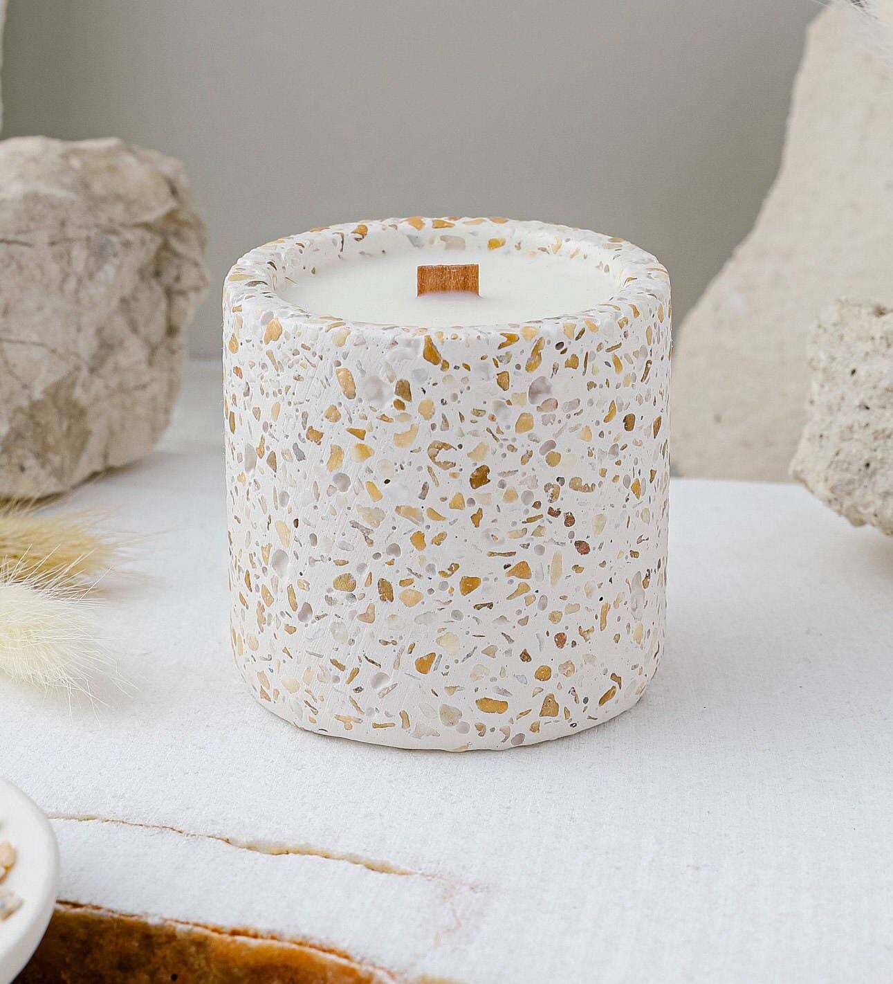 Nema Concept – wholesale Jar/filled candle – Terrazzo Soy Candle in Concrete Pot - Sea Pebble Collection1