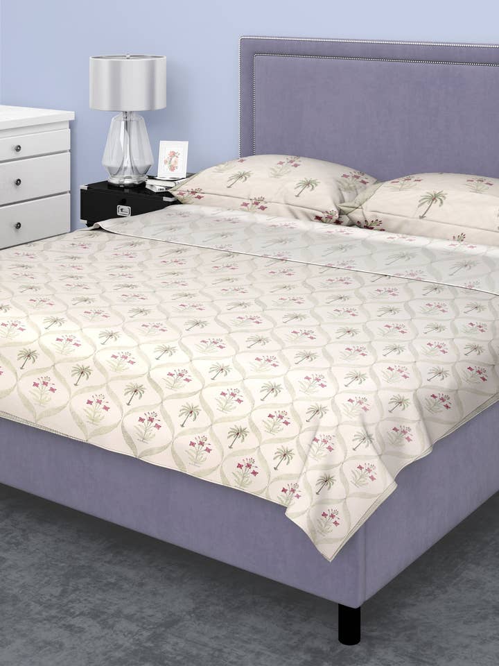 Imperial Mahal Palm & Blossom pour la vente par Purple Mohar