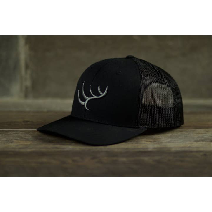 Hunt to Harvest - Wholesale Trucker Hat - Unisex - Hunt to Harvest Signature Hat - Solid Black