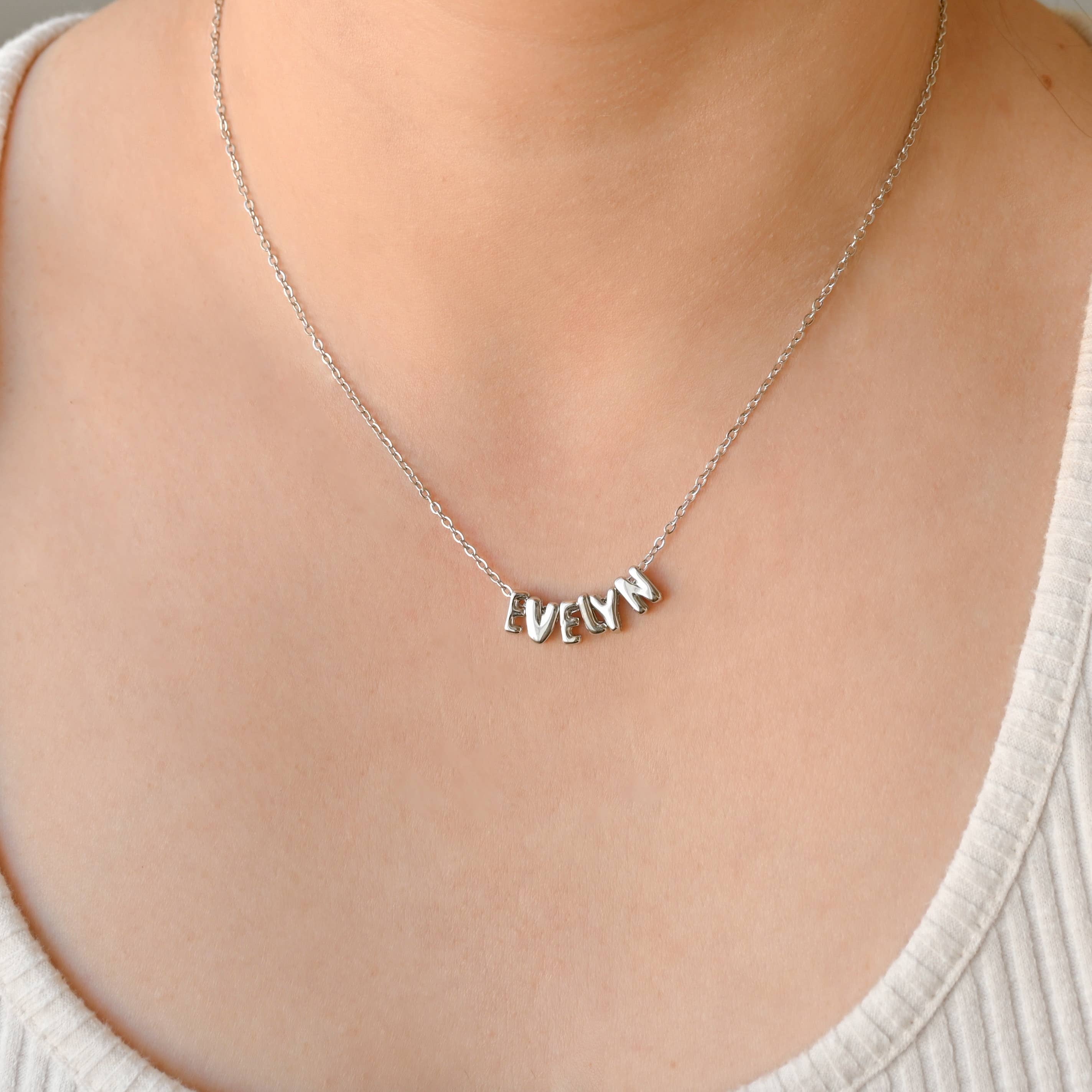 Blueyejewelry - Vendita all'ingrosso Collana con ciondolo/pendaglio - Collana Personalizzata con Nome a Lettere Gonfiate Piccole11