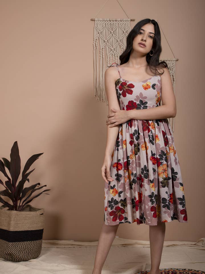 Pansy Klänning för wholesale av AROOP