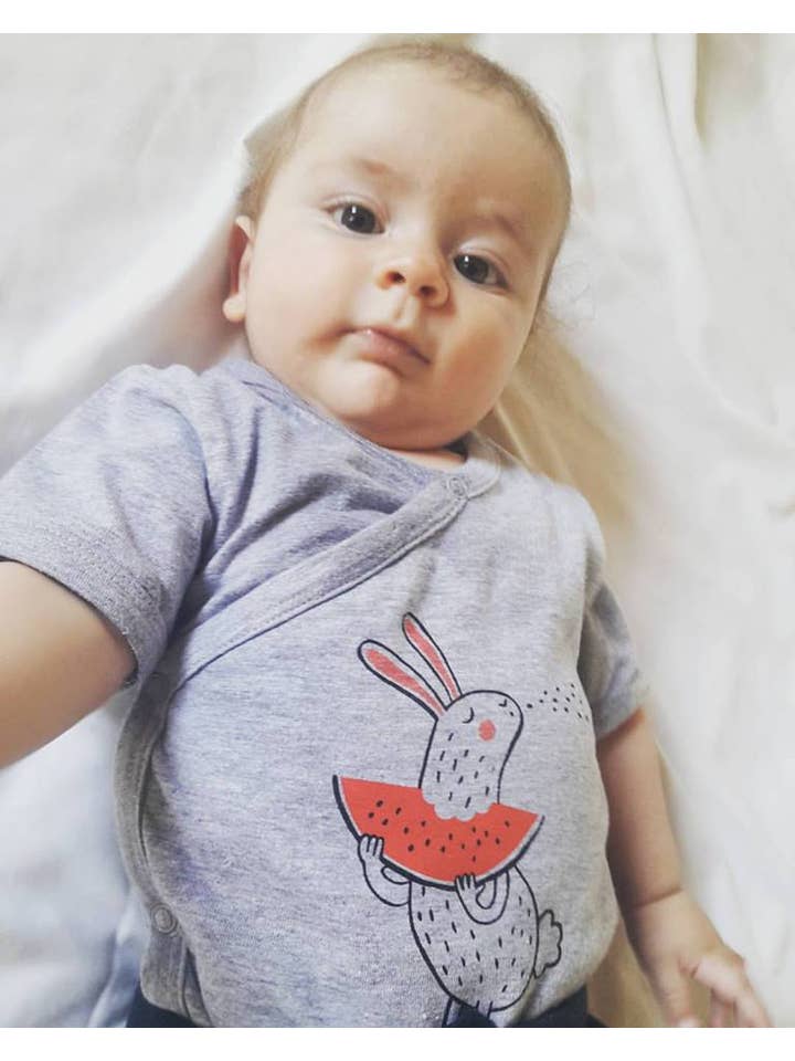 emmis klemmis – wholesale Bodysuit (non-footed) – Baby – Organic Baby Wrap Body Rabbit & Watermelon1