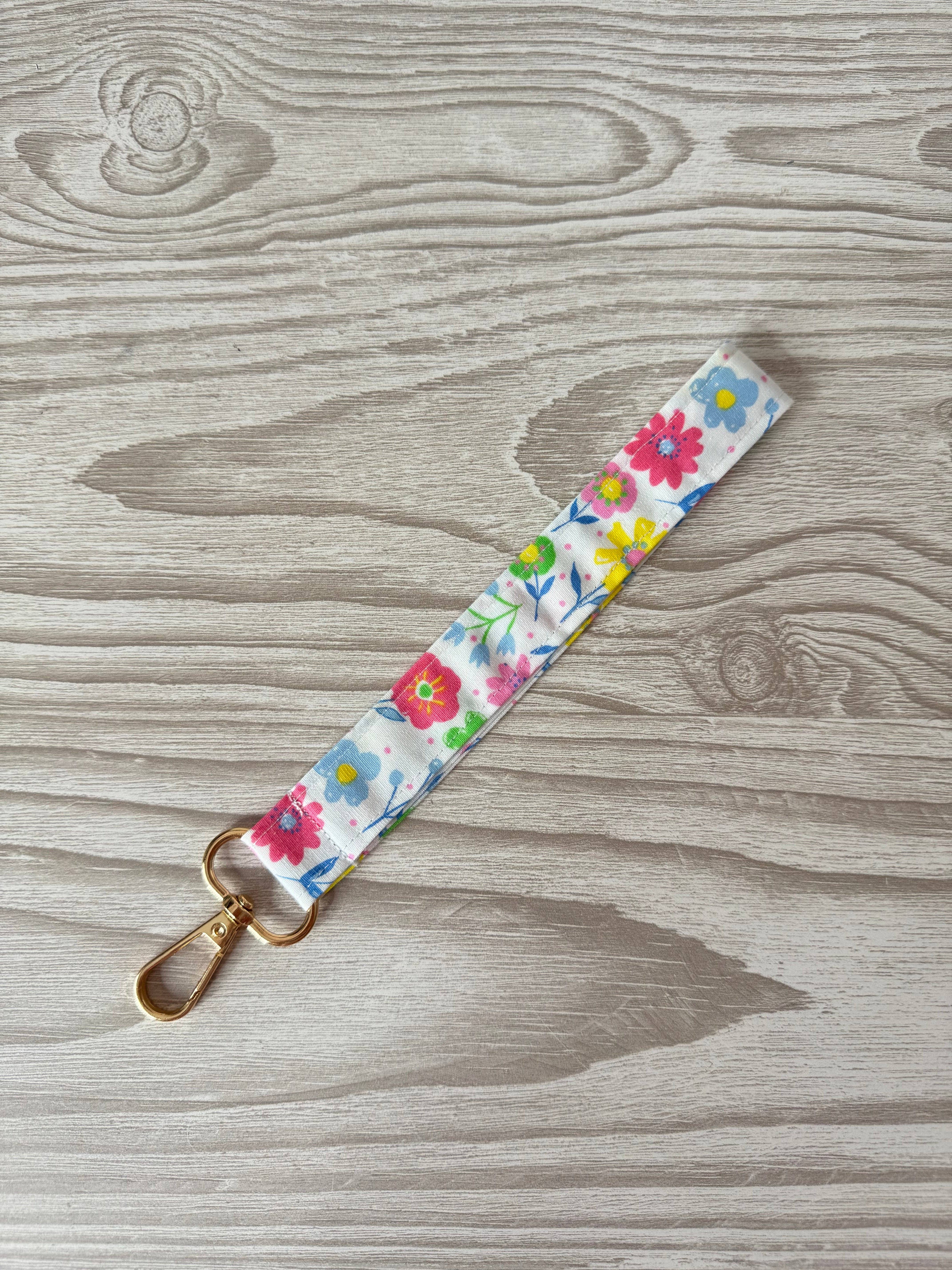 Emily's Weaving – wholesale Knitting/Crochet Supplies – Yellow Yarn Spinner with Ditsy Wristlet3