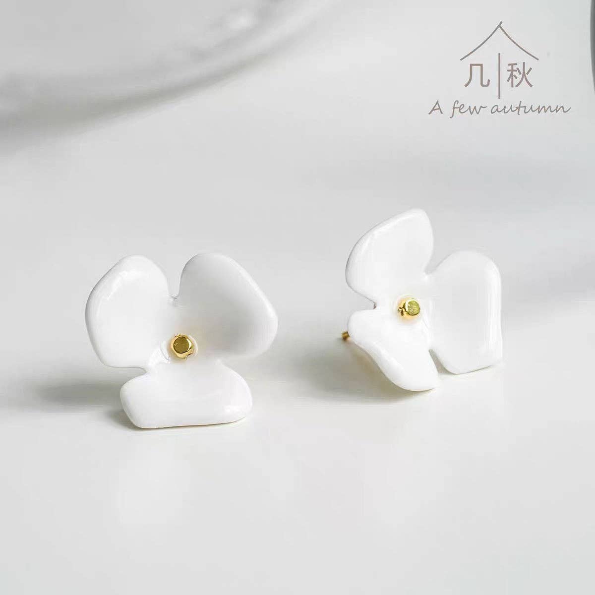 lilibo - Wholesale Stud/Post Earrings - Hydrangea -handmade porcelain jewellery earring4