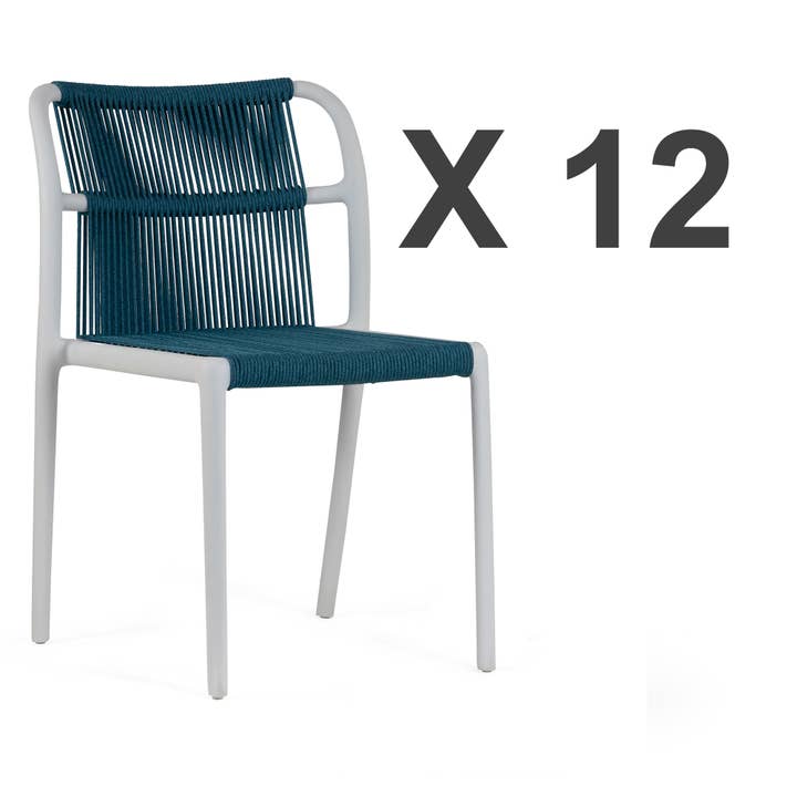 Ensemble de 12 chaises de salle à manger en plastique avec dossier tressé en corde bleue Belden pour la vente par Glamour Home