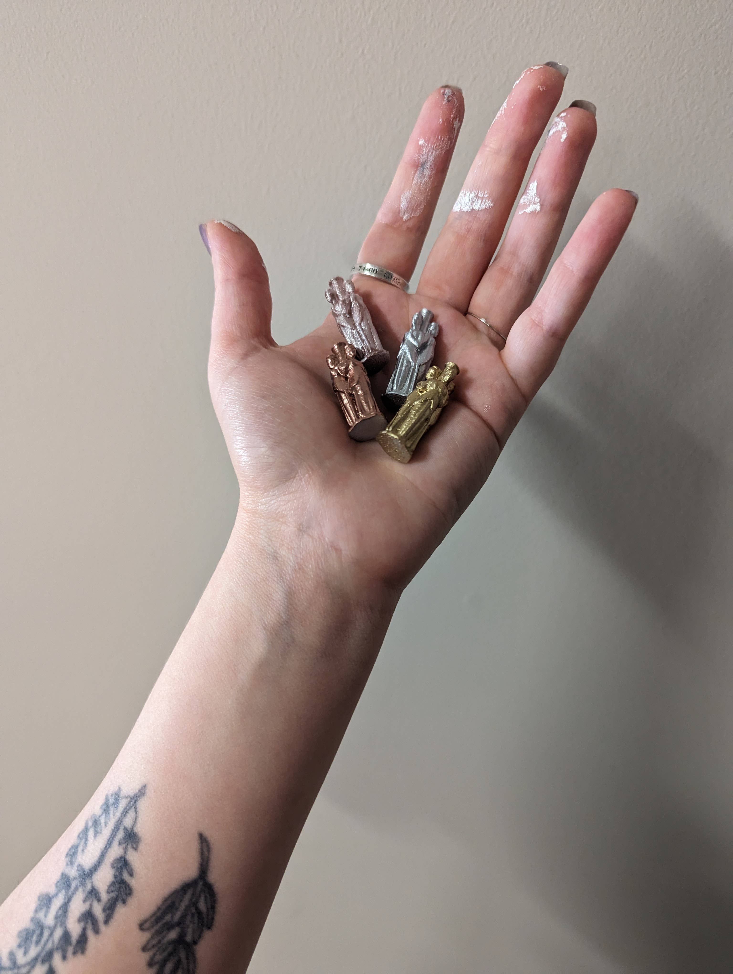 PolyhymniaAtelier - Wholesale Decorative Figurine - Hecate Mini Statue for Travel Altars, 33mm, 3D Printed PLA4