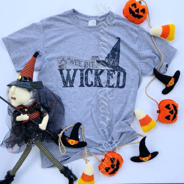 T-shirt Wee Bit Wicked pour la vente par RR Tees Wholesale