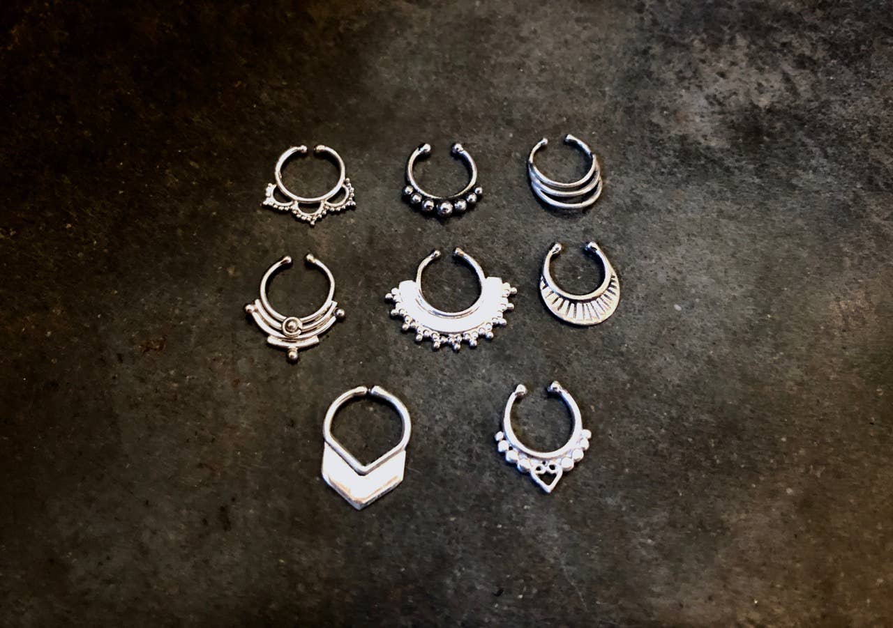 JAYA MOKSHA - Vente Anneau de nez - Anneau de faux septum en argent / Bijou de faux septum
