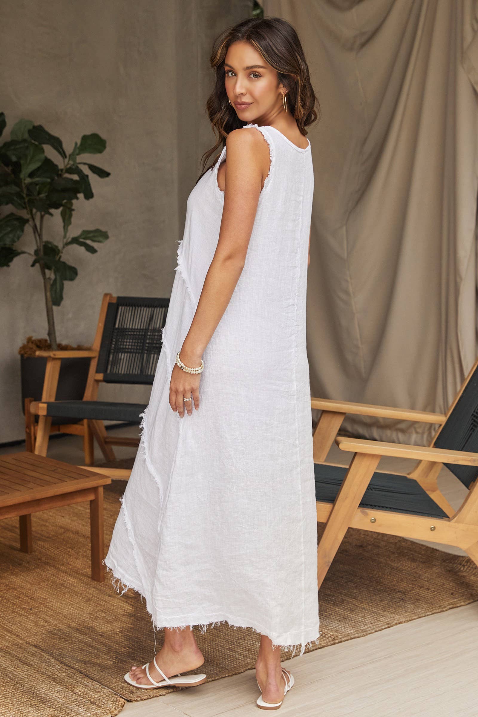 MILIO MILANO - Wholesale Dress - Women's - LINEN FRILL TRIM SLEEVELESS MAXI DRESS(154011/12256-WHT)2