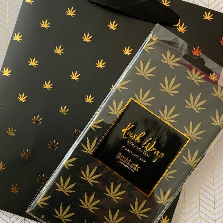 KushKards - Wholesale Gift Bag - Black & Gold Pot Leaf Print Luxury Gift Bag
