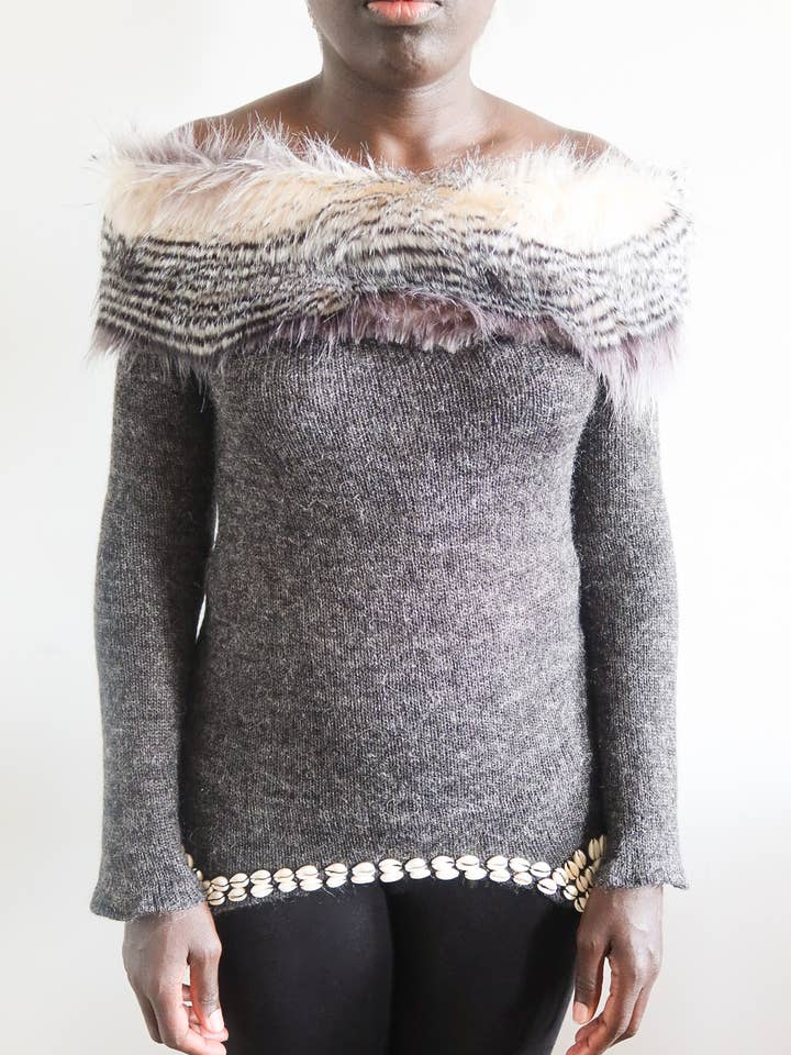 Glamorous sweater with fur for wholesale by Esson