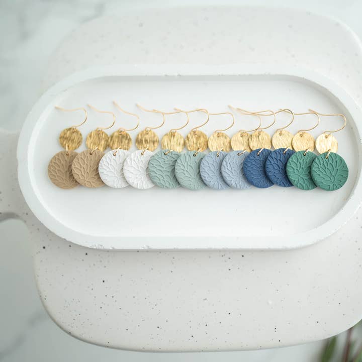 Pendientes de Arcilla | Colgantes con Impresión de Círculo ( Peq ) | Colección Tierra+Cielo para venta al por mayor de Hazel n Blue