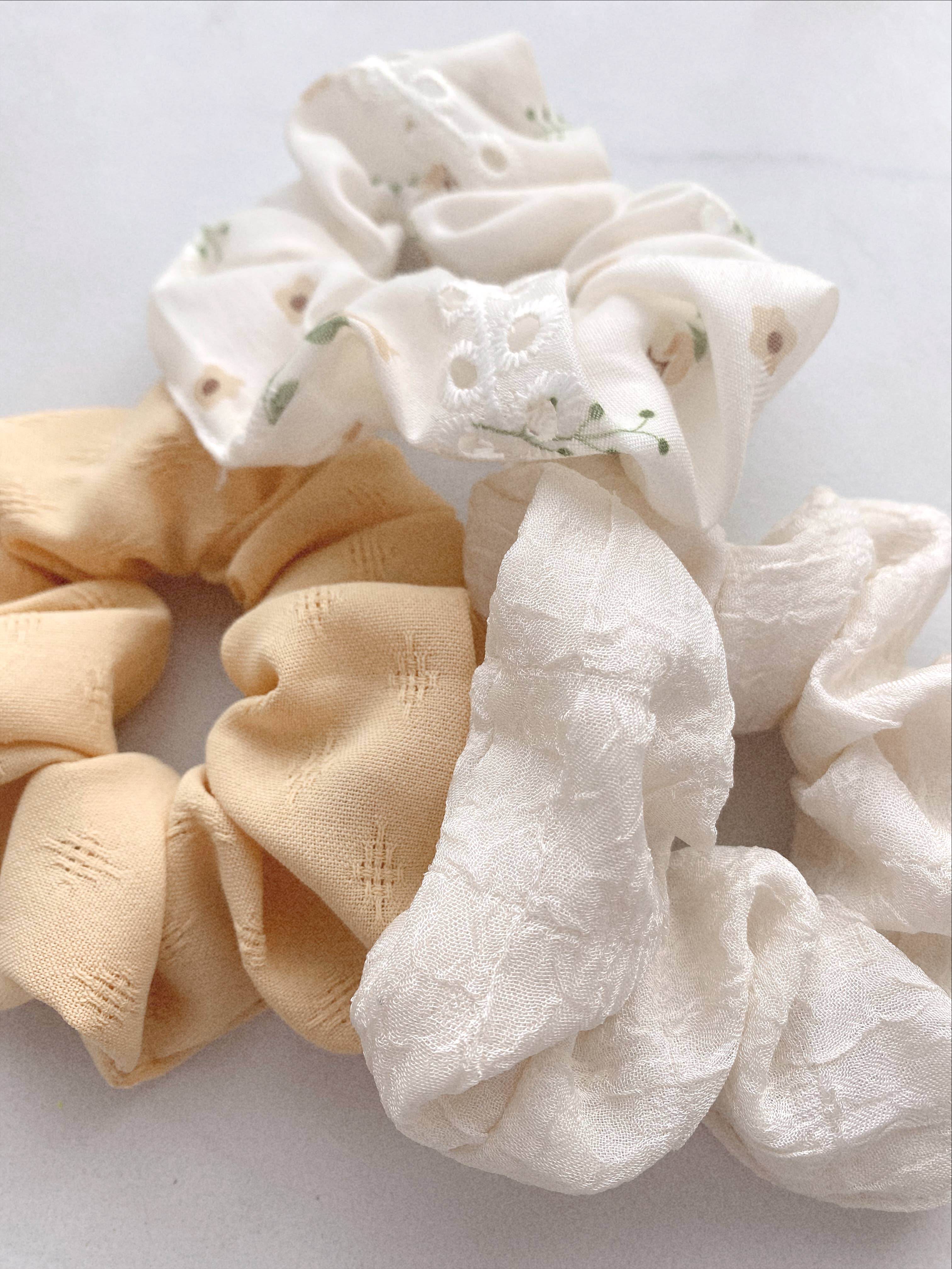 Saige Collective - Wholesale Scrunchie - Women's - SAIGE Scrunchie - Single hair Scrunchie5