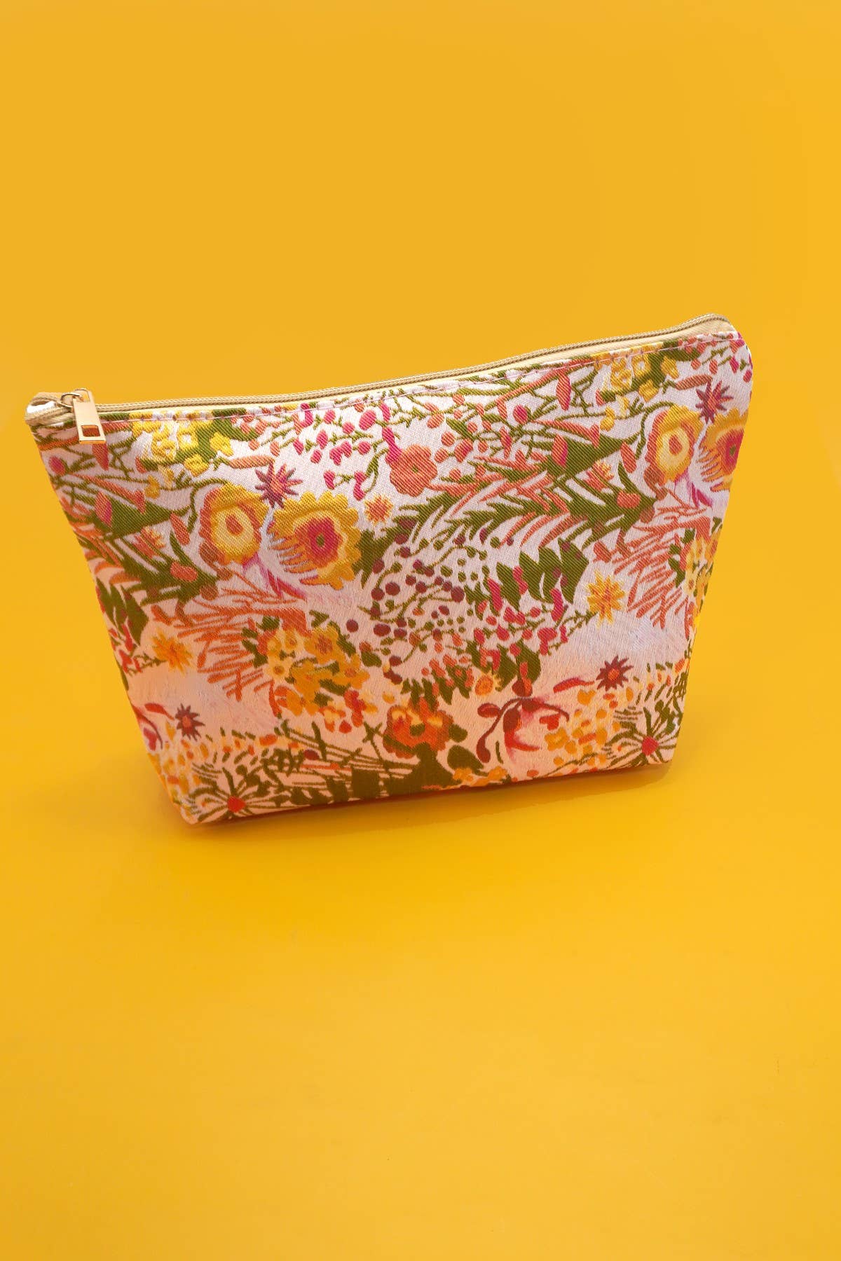 JOSSLYN by wall to wall - Wholesale Makeup/Cosmetic Bag - TRAVEL EMBROIDERY FLORAL COSMETIC MAKEUP POUCH | 40P5701