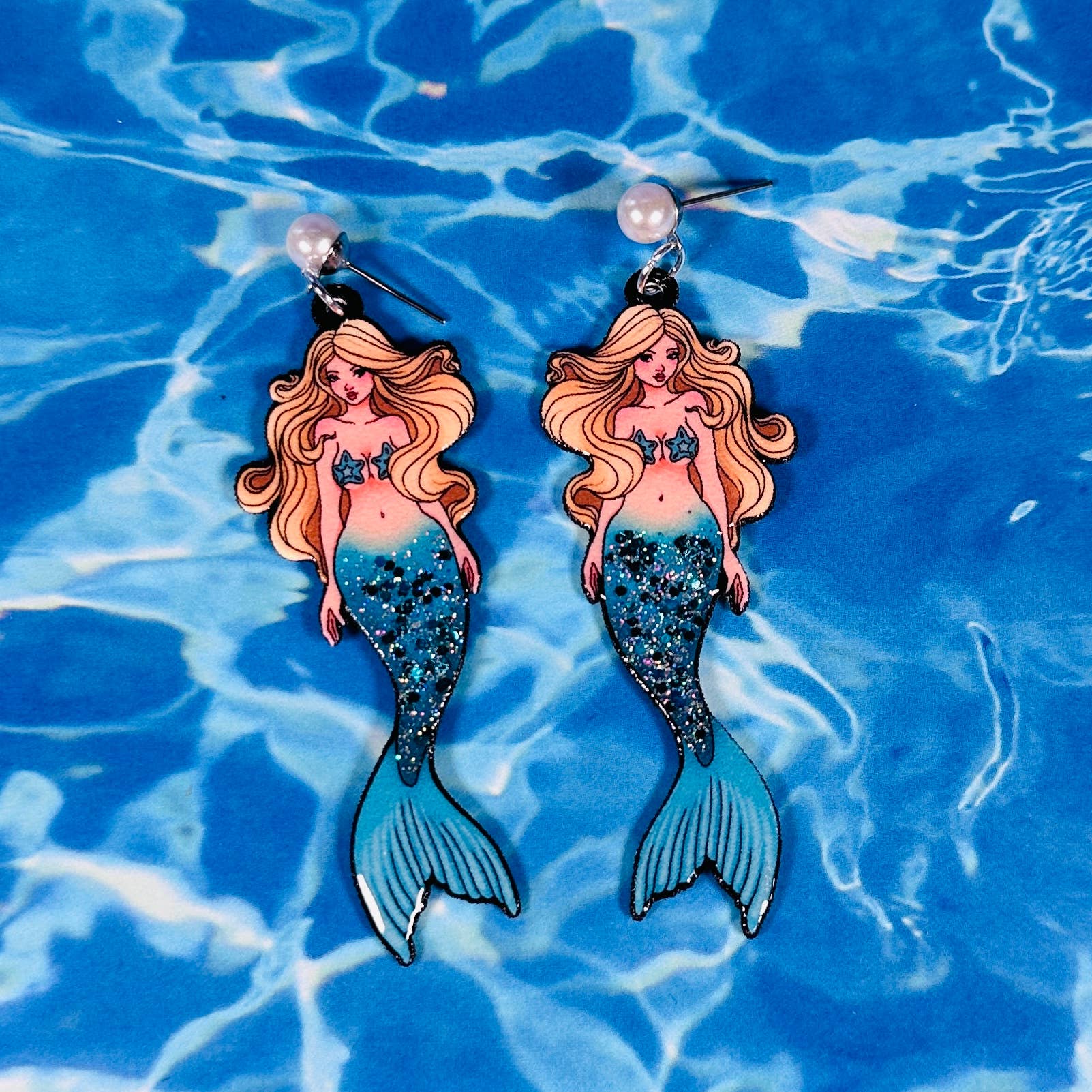 Sea Pixie Designs – Großhandel Ohrhänger – Glitzernde Meerjungfrau hängende Ohrringe, leicht und maritim4