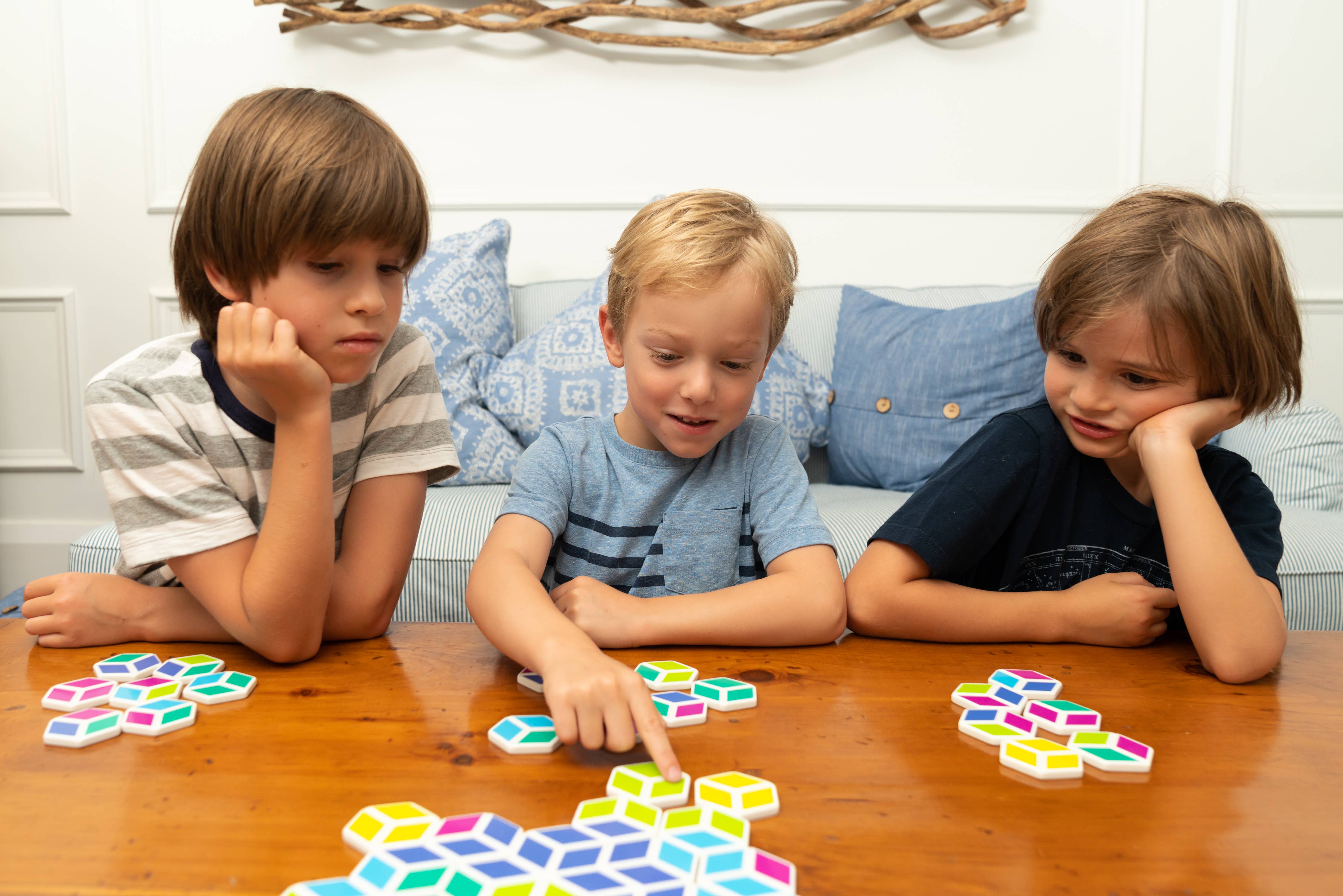 Möbi Games Inc. - Wholesale Brain Game - Kids - Stellö Color Matching Game2