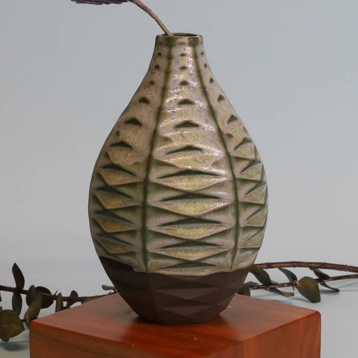 Lime Moondust - Petite bouteille hexagonale pour la vente par By Alejandra Design