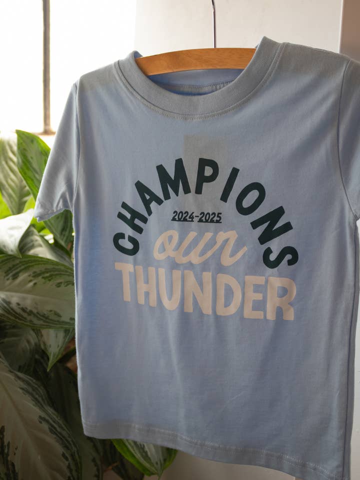 Thunder Vi är mästarna Barn T-shirt för wholesale av Shop Good