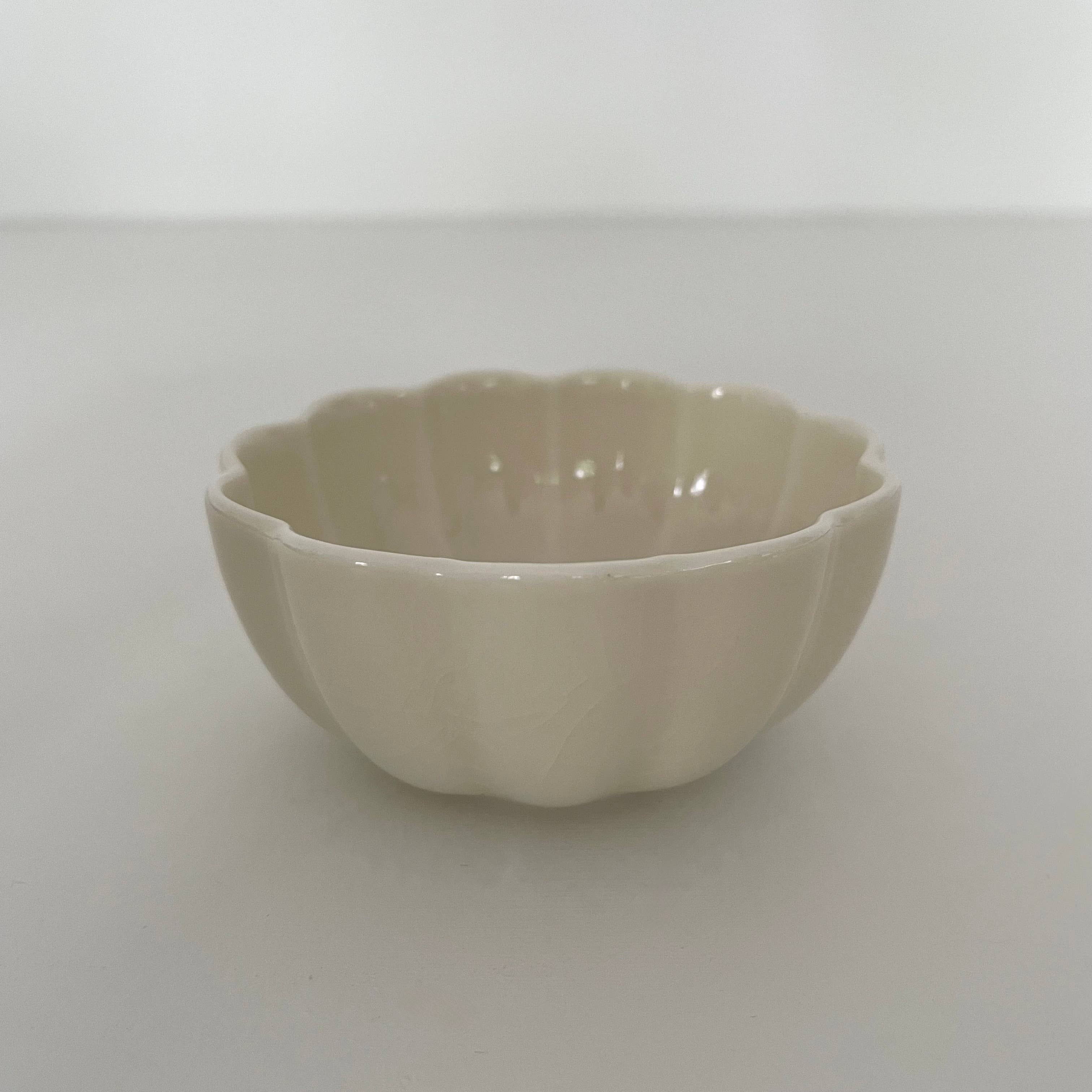 fort & field - Wholesale Decorative Plate/Dish/Bowl - 3" small ceramic pastel chrysanthemum shape Japanese dishes12