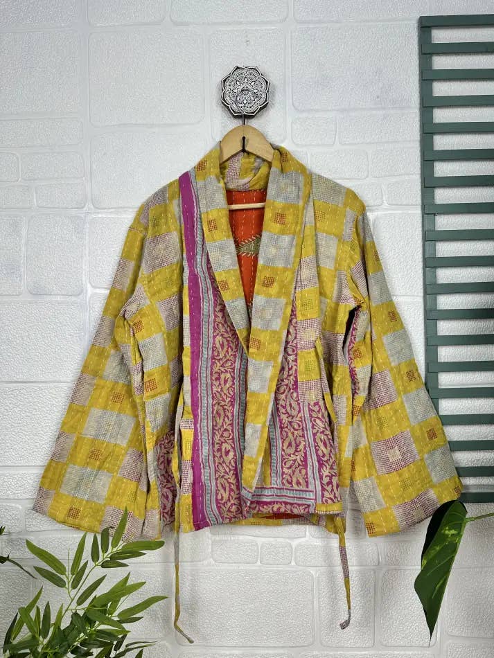 Vintage Einzigartige kurze Boho-Jacke aus Kantha-Stoff für den Großhandel von The Eastern Loom