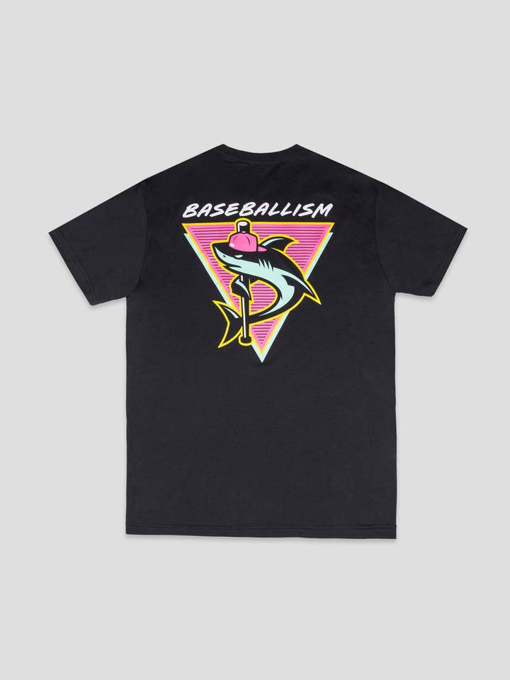 T-shirt Attaque de requin (noir) - Jeunesse pour la vente par Baseballism