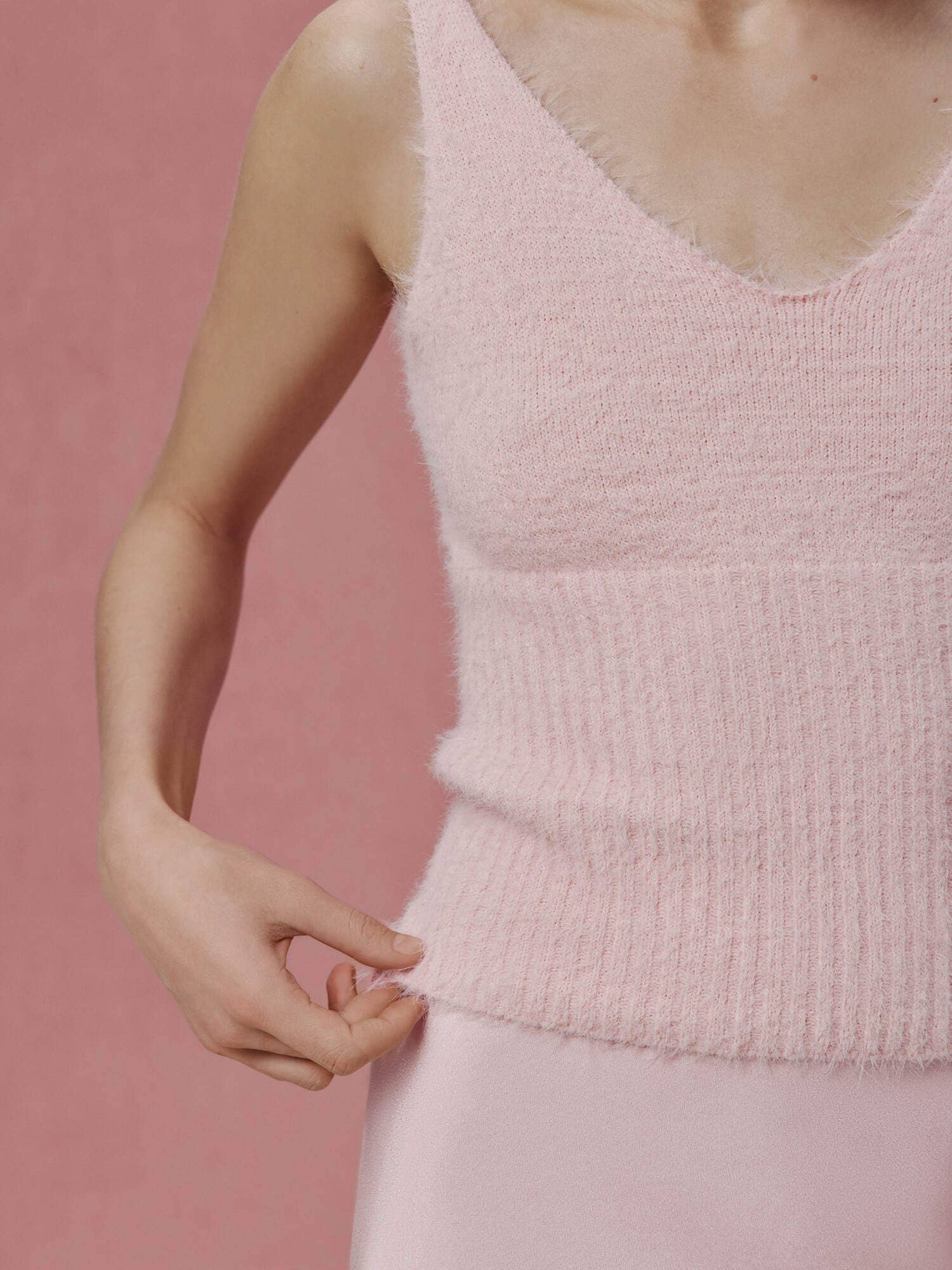 Nenya Fashion Limited - Vendita all'ingrosso Canotta - Donna - Canotta in Filato Morbido con Spalline Sottili - Sogno2