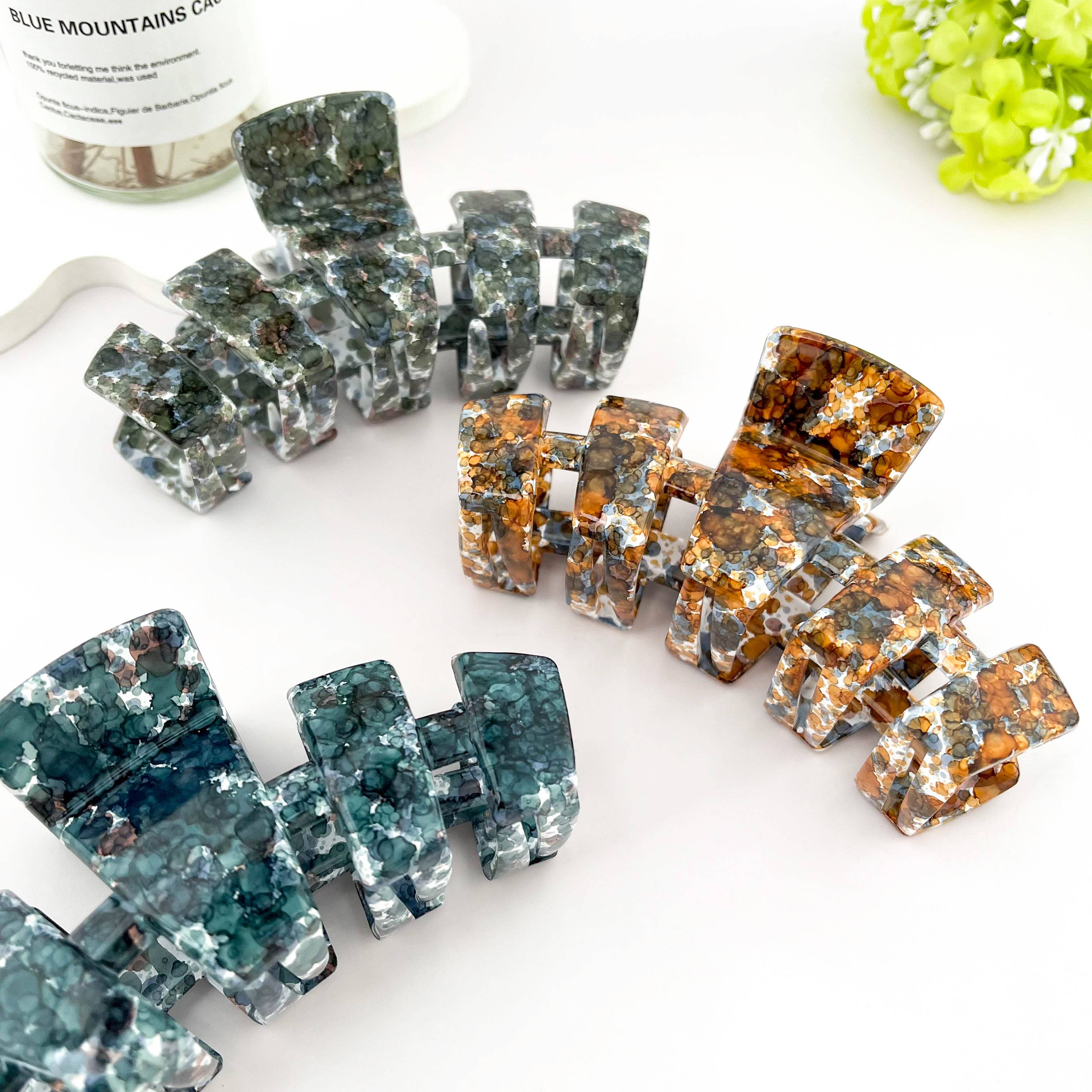 mildstyles - Wholesale Hair Clip - Women's - Vintage Large Hollow Geometric Acetate Hair Claw Clip8