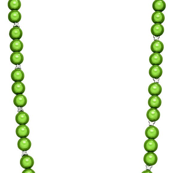 Ella in Love halsband med klassiska gröna pärlor, silverfärgade fjärilar och logotagg för wholesale av Ella in Love