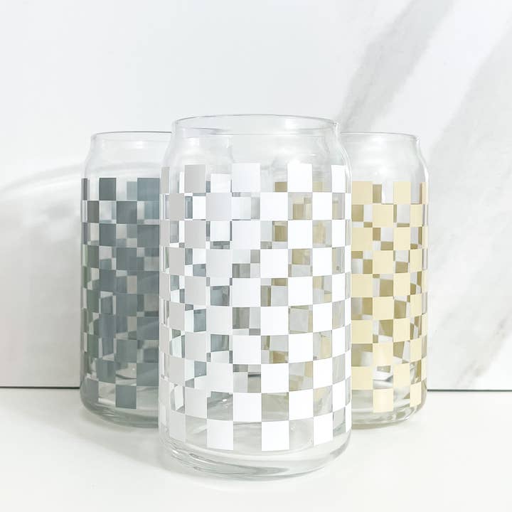 Gobelets en verre Boho Checker neutres pour la vente par BambooByTundra