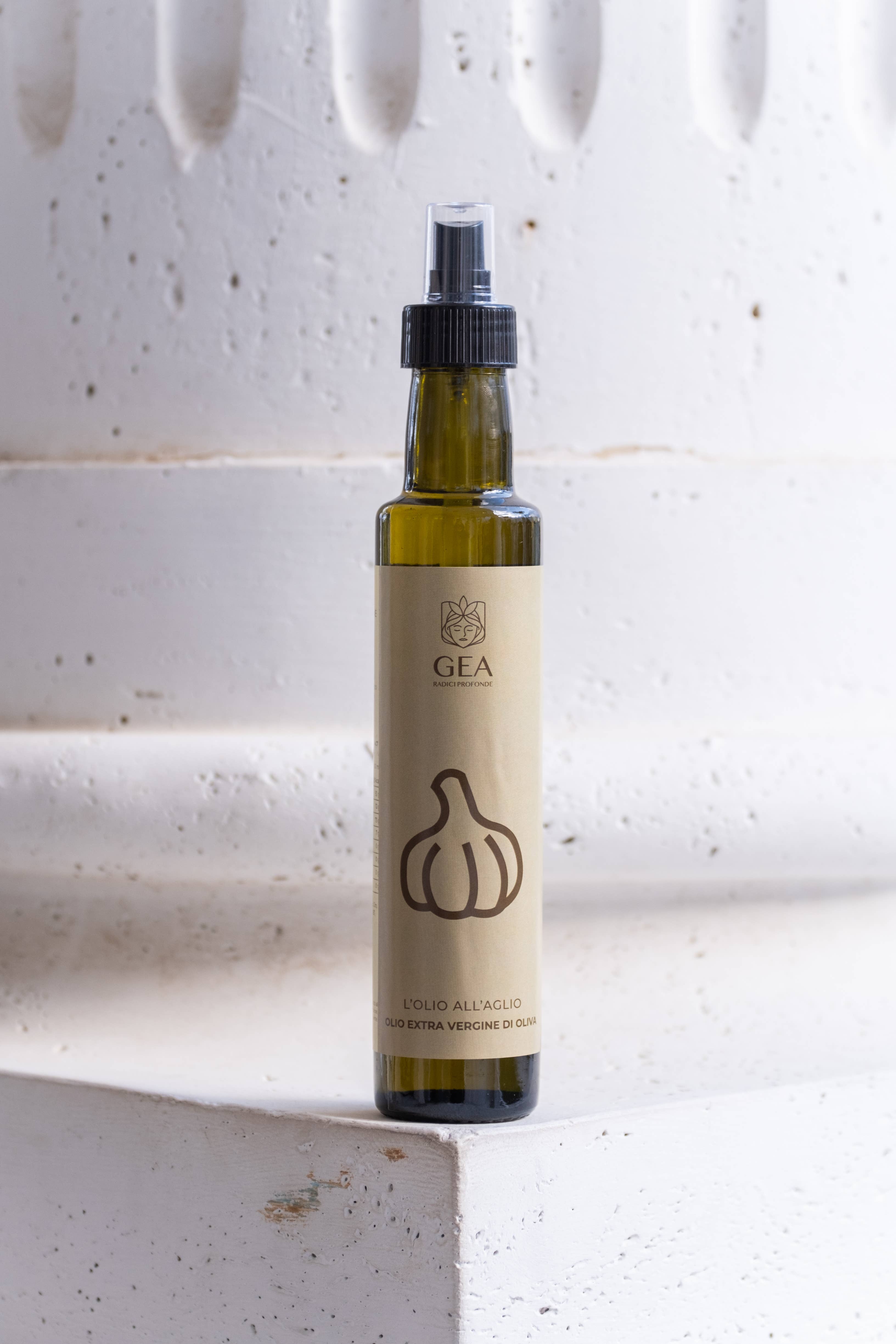 Gea Radici Profonde - Wholesale Olive Oil - Garlic Flavoured Oil1