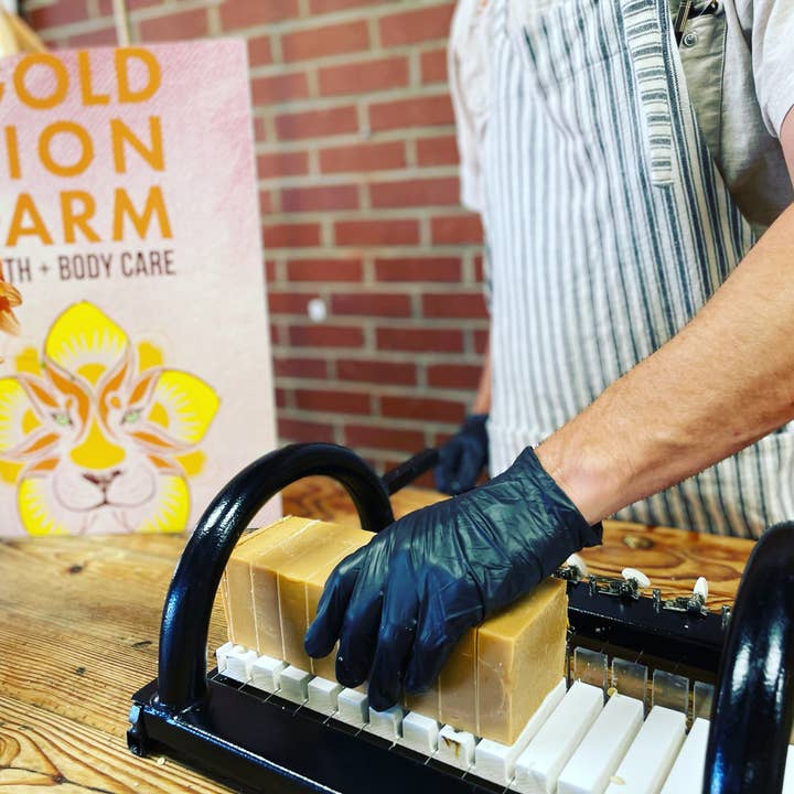 Gold Lion Farm – Großhandel Feste Seife – Sweet Sun Tea Barseife mit Yaupon-Stechpalmentee an der Küste3