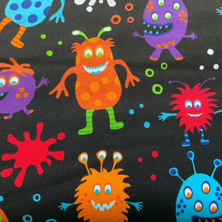 Kims Crafty Corner - Venta al por mayor Tela - Tela de monstruo negro, tela de animales para niños1