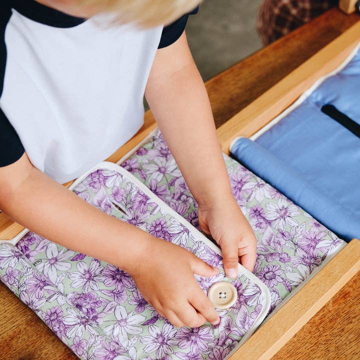 Observe édition - Wholesale Wood Toy - Kids - Upcycled Montessori Dressing Frames7